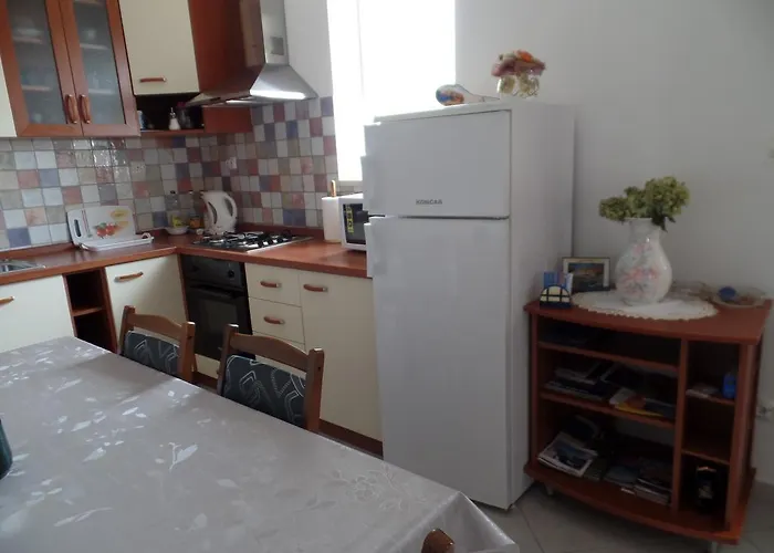 4m Apartment *